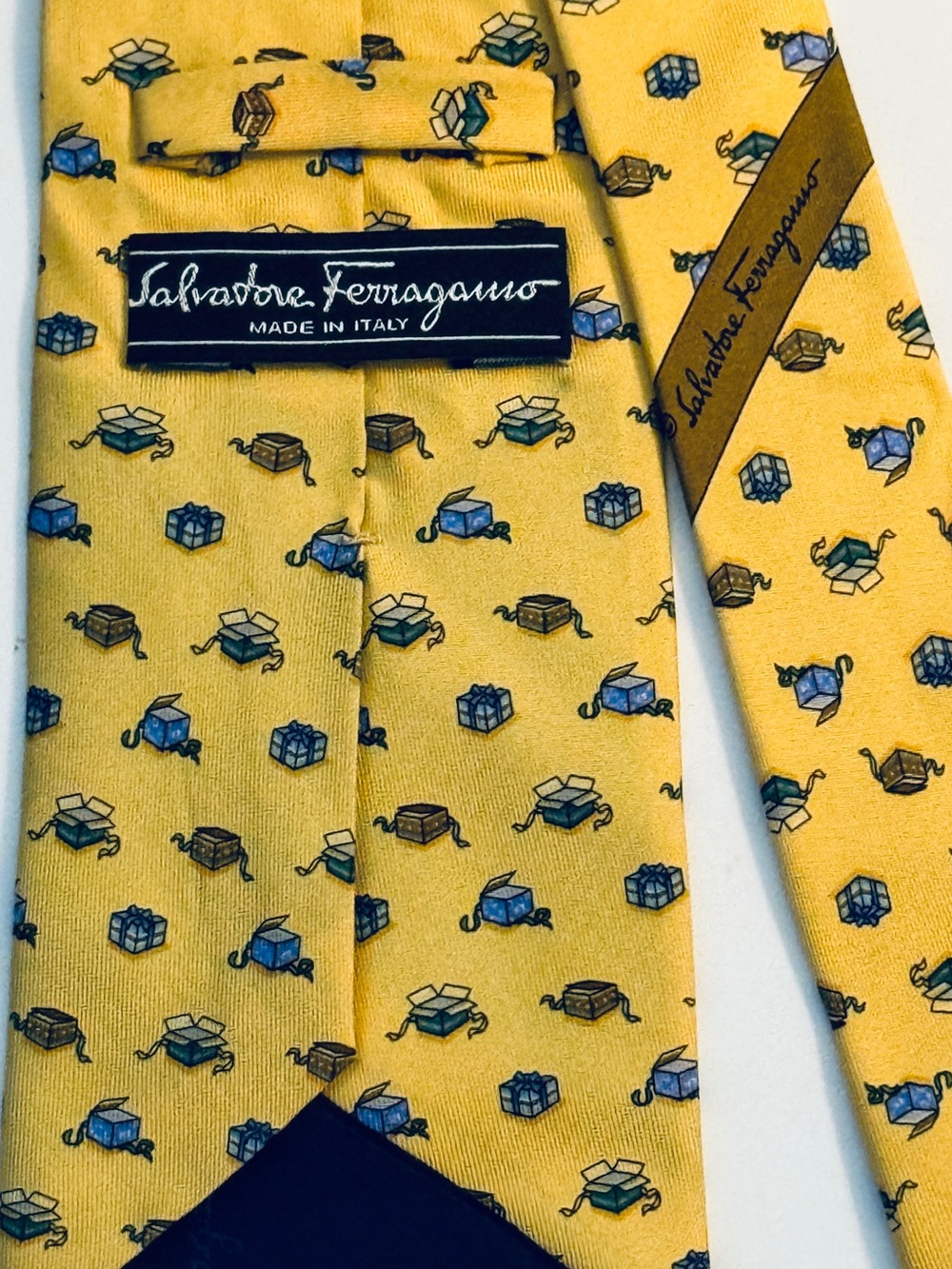 Salvatore Ferragamo Gift Box Tie